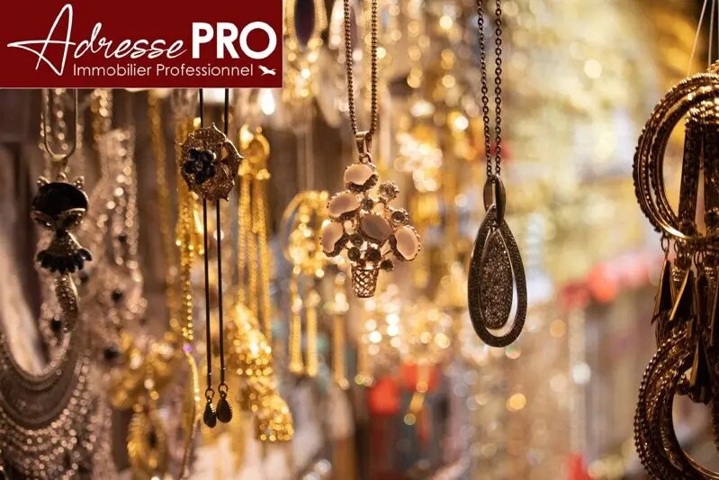 Retail in Montpellier to rent - Building Photo - Image 2 of 6