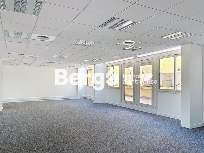 Office in Valbonne to rent - Interior Photo - Image 3 of 8