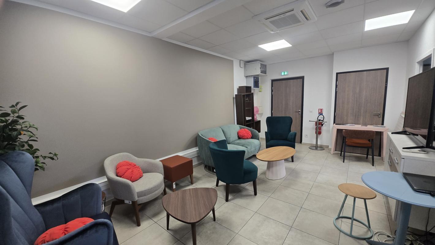 Office in La Seyne-sur-Mer for sale Building Photo- Image 1 of 7