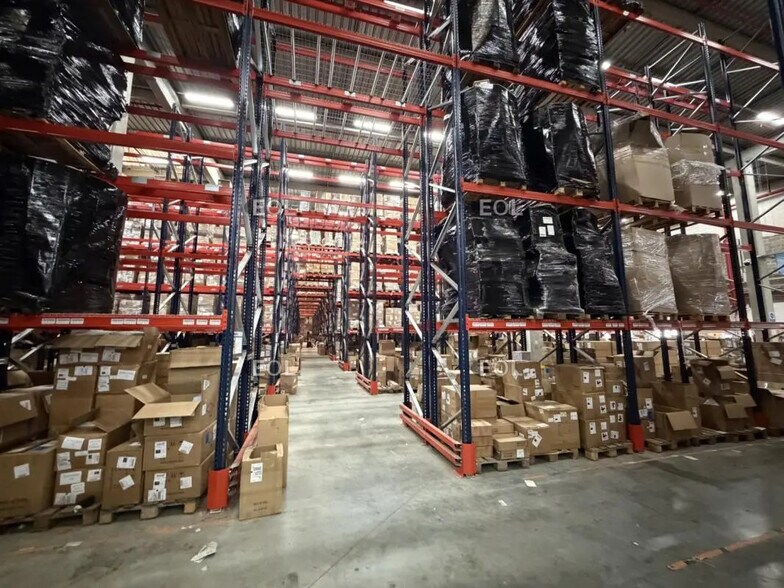 Industrial in SAINT-OUEN-L'AUMONE to rent - Building Photo - Image 2 of 7