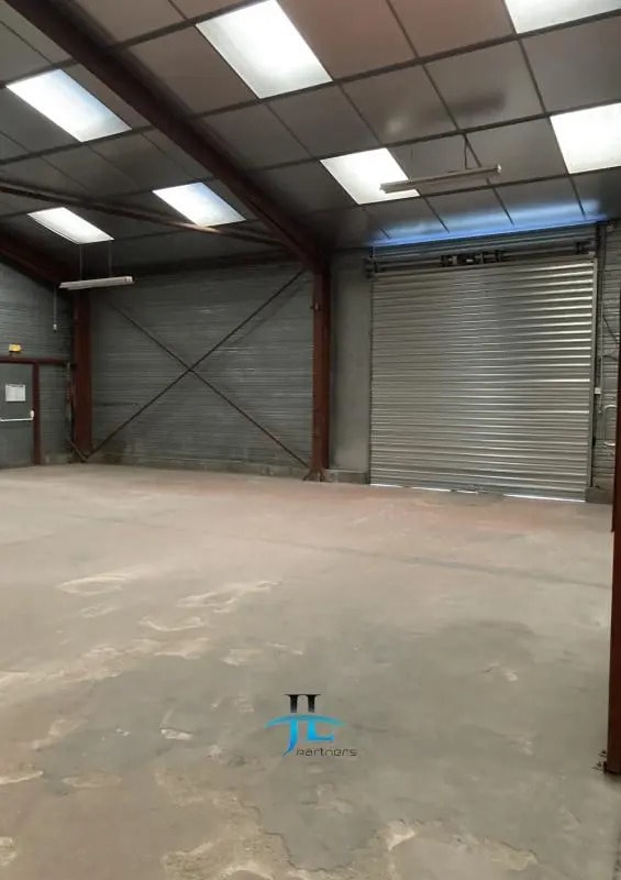 Location Entrepôt 662 m² - Photo 1