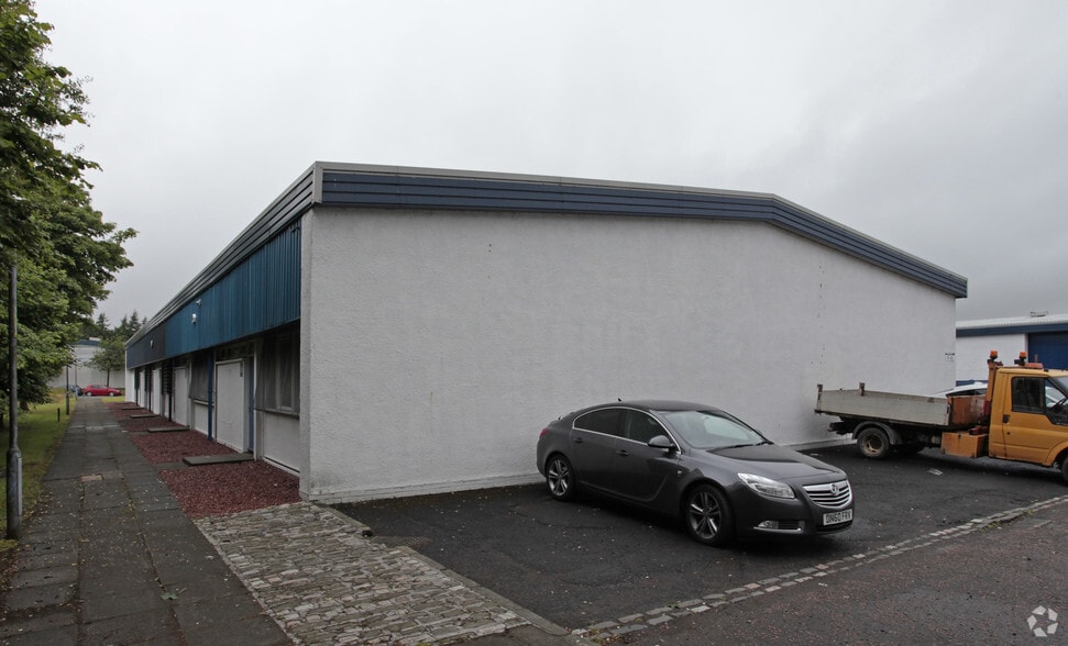 12-20 Napier Ct, Cumbernauld to rent - Building Photo - Image 3 of 4
