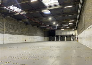 Light Industrial in Herblay to rent Interior Photo- Image 2 of 11