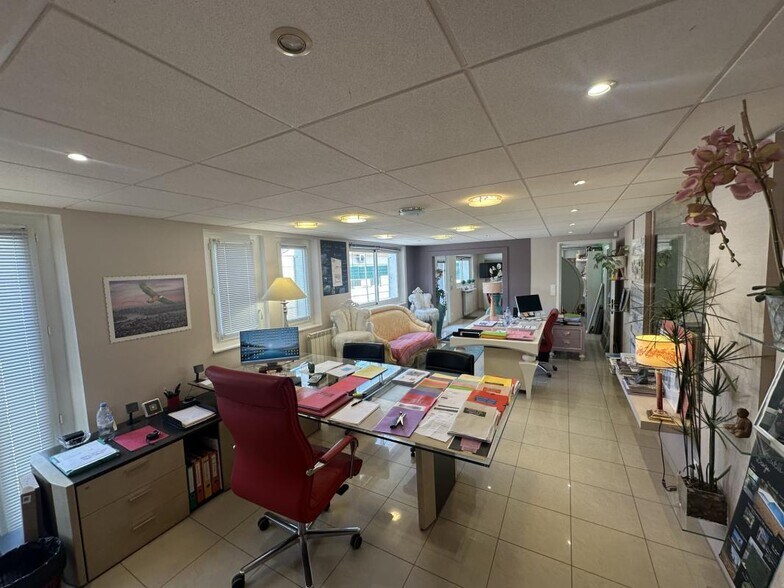 Office in Puget Sur Argens for sale - Interior Photo - Image 2 of 5