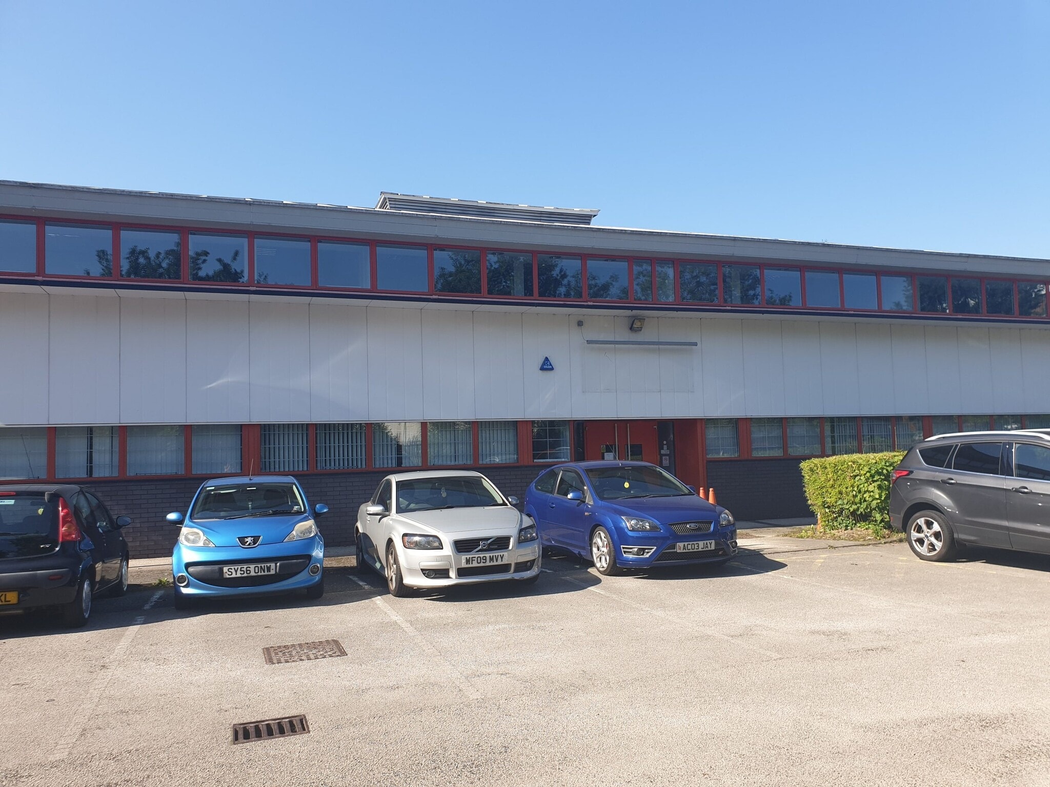 Crown Gate, Runcorn to rent Primary Photo- Image 1 of 2
