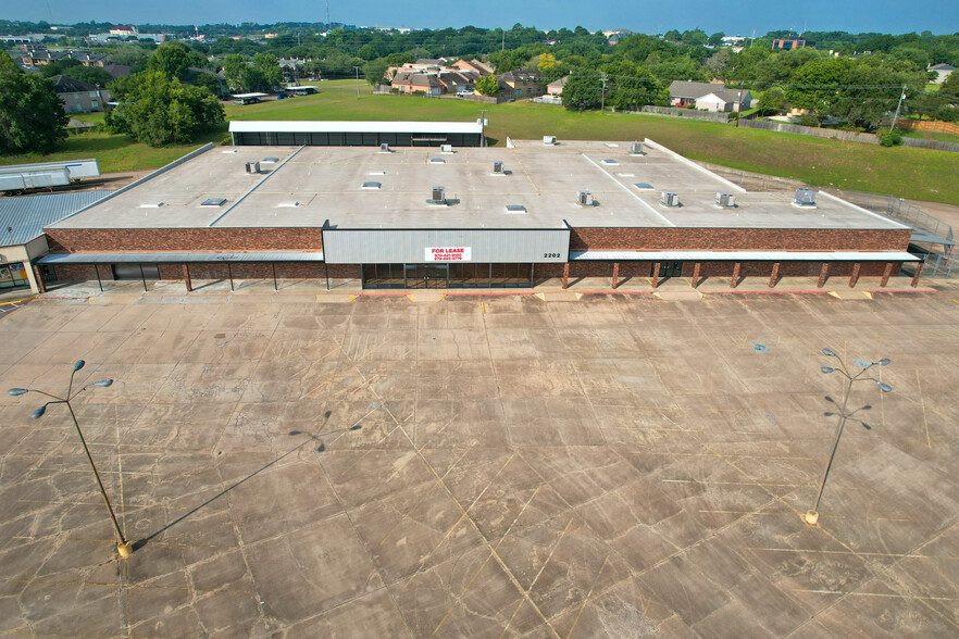 2202 S Market St, Brenham, TX for sale - Building Photo - Image 3 of 8