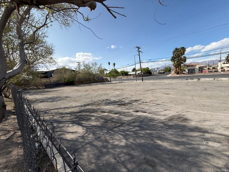 110 Elliott, Las Vegas, NV for sale - Building Photo - Image 1 of 1