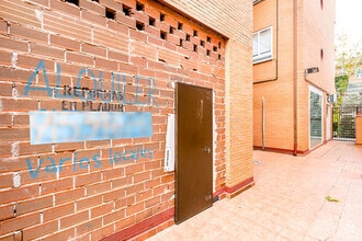 Retail in Daganzo de Arriba, Madrid to rent Interior Photo- Image 1 of 21