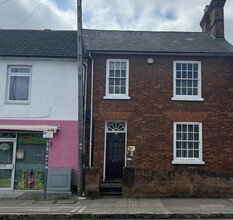 159 Cambridge St, Aylesbury for rent Building Photo- Image 1 of 2