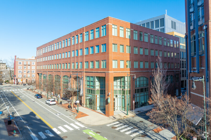 350 Massachusetts Ave, Cambridge, MA for rent - Building Photo - Image 1 of 4