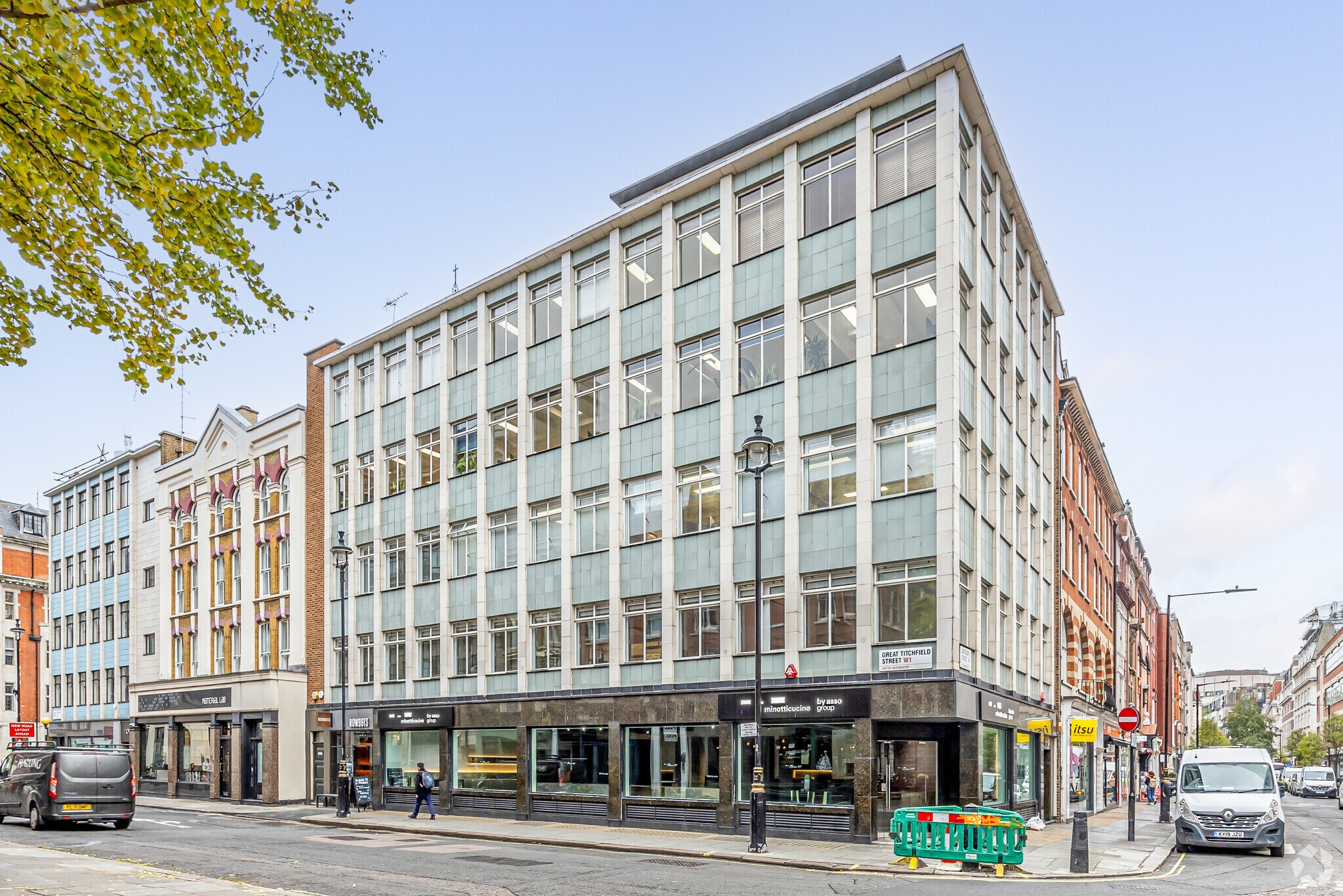 41-42 Eastcastle St, London for sale Primary Photo- Image 1 of 1