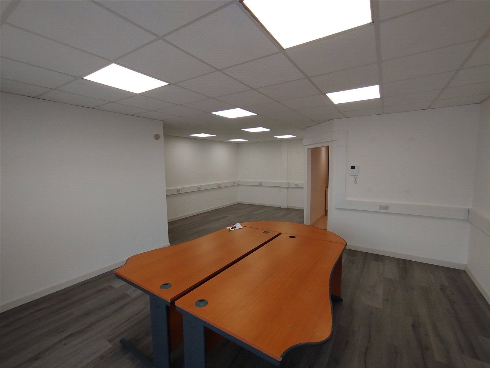Church Road Ln, Hockley to rent Interior Photo- Image 1 of 3