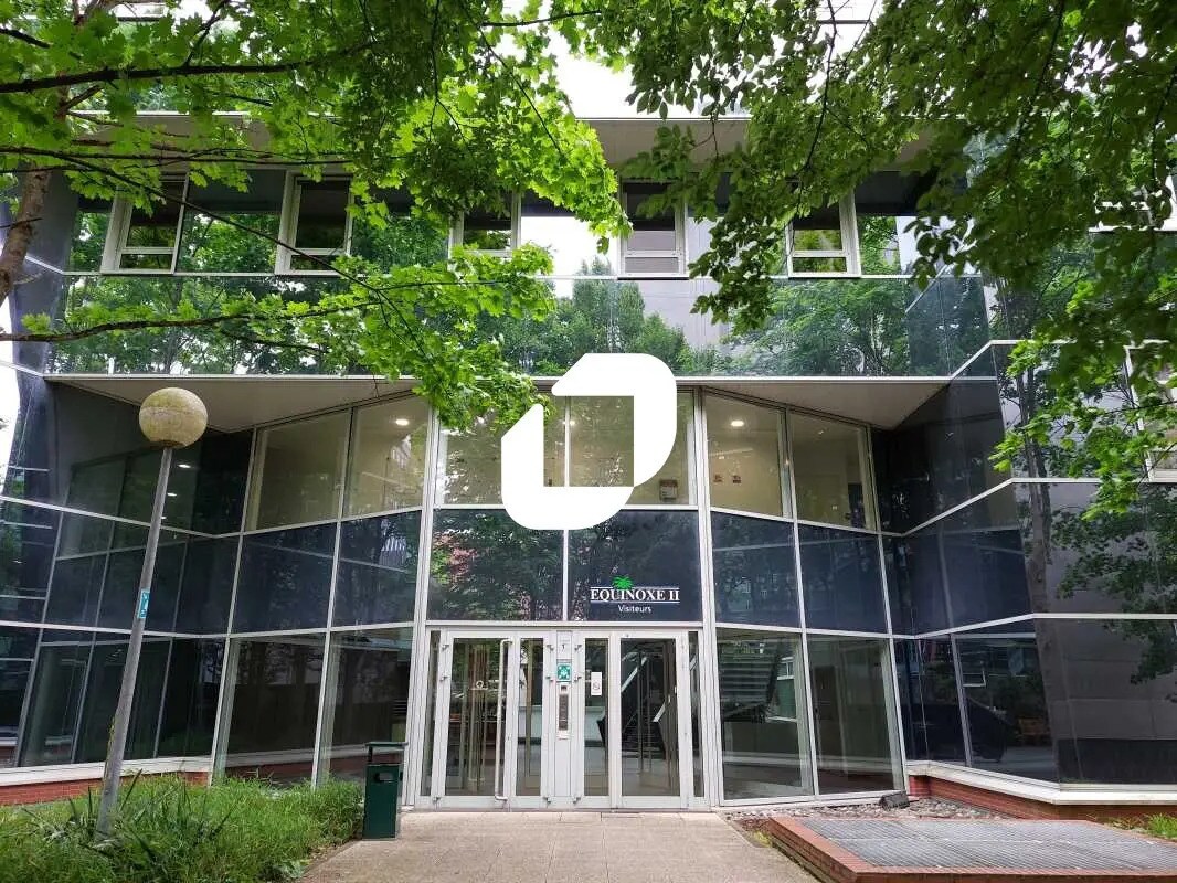 Office in Guyancourt to rent Building Photo- Image 1 of 15