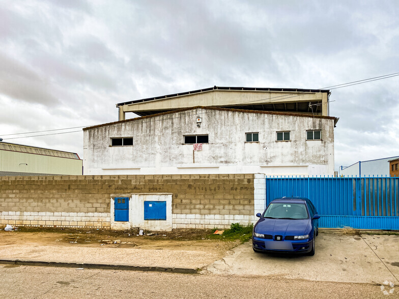 Calle Marqués Montesclaros, 5, Marchamalo, Guadalajara for sale - Building Photo - Image 1 of 3