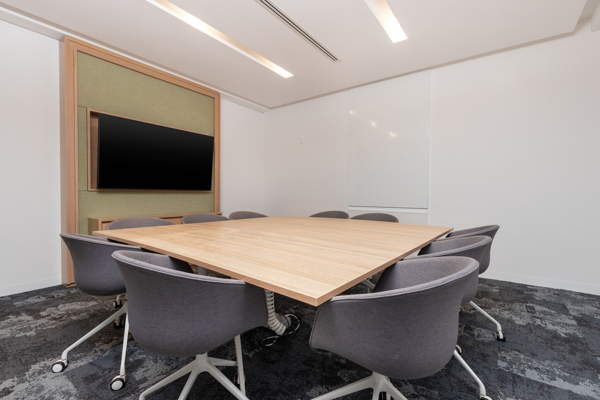25 Clarendon Rd, Redhill to rent Interior Photo- Image 1 of 10