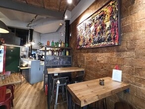 Retail in Barcelona, Barcelona to rent Interior Photo- Image 2 of 22