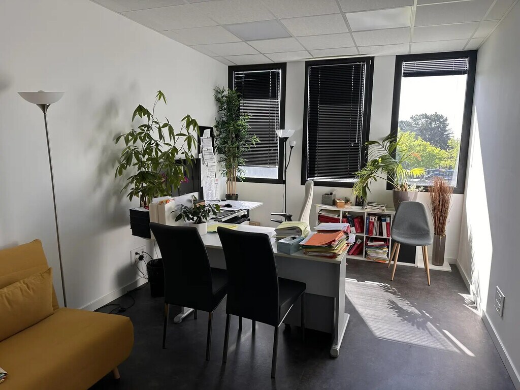 Vente Bureaux 289 m² - Photo 1