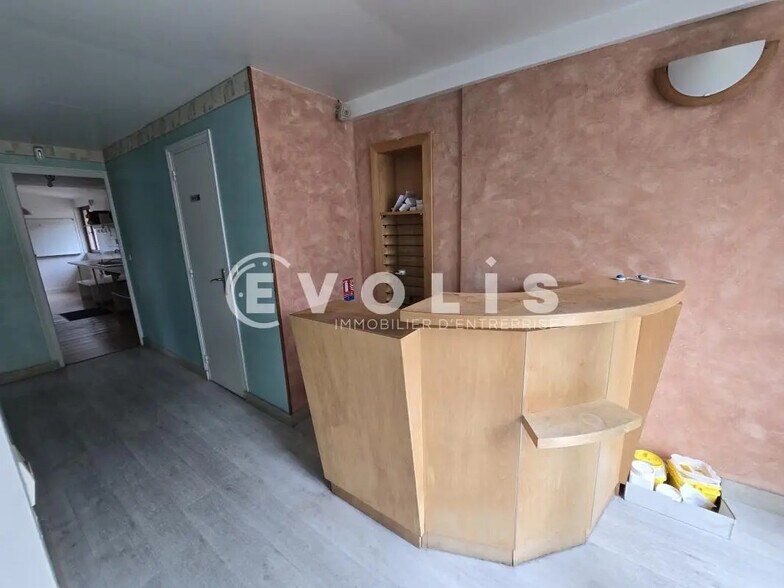 Office in Palaiseau to rent - Lobby - Image 3 of 7