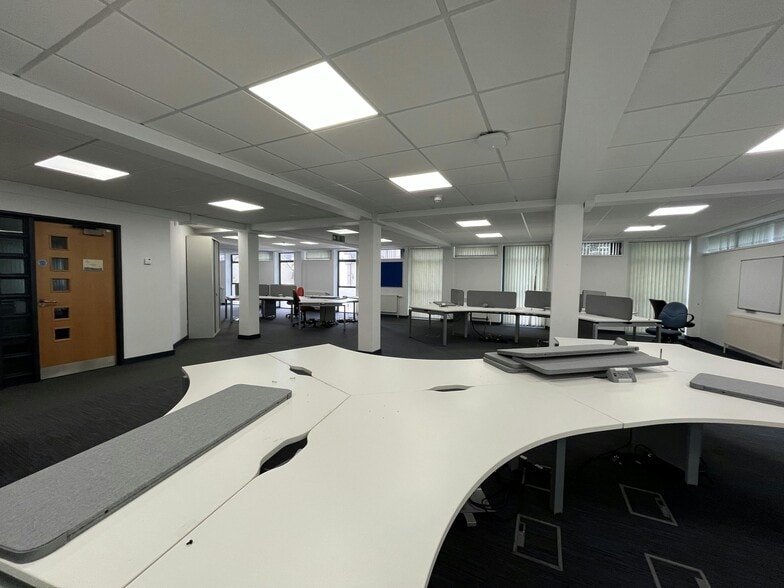 Brynmill Terrace, Sketty to rent - Building Photo - Image 2 of 6