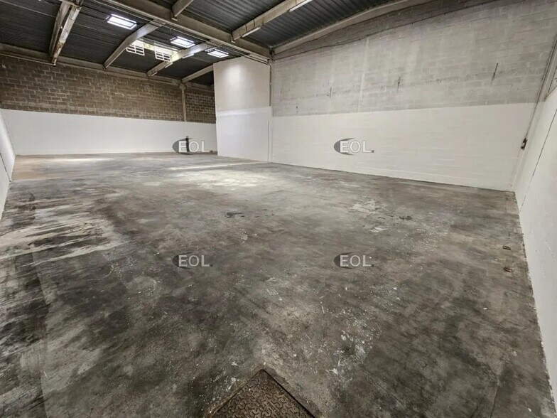 Light Industrial in Valenton to rent - Interior Photo - Image 1 of 8