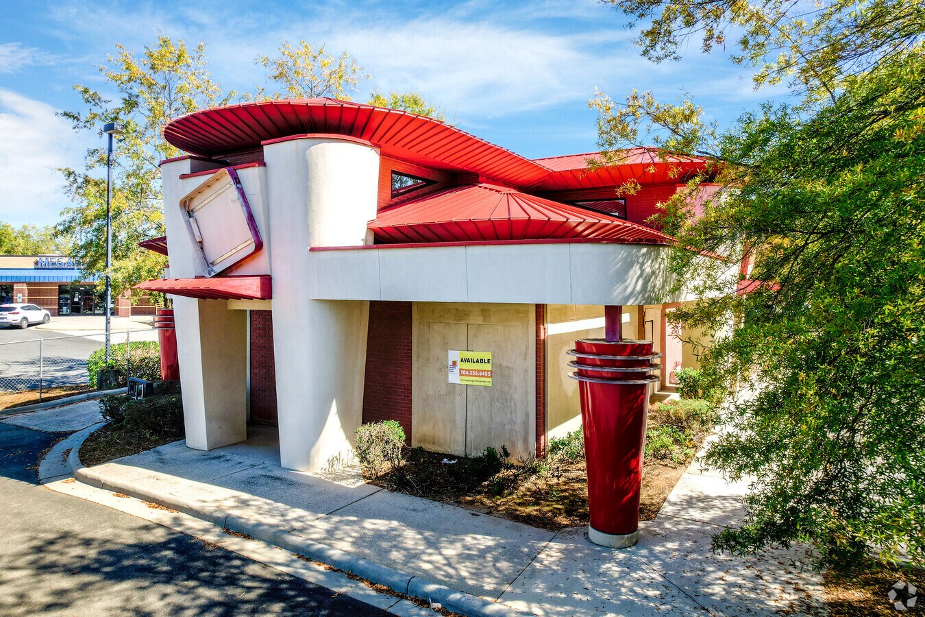 3704 W WT Harris Blvd, Charlotte 28269 UK