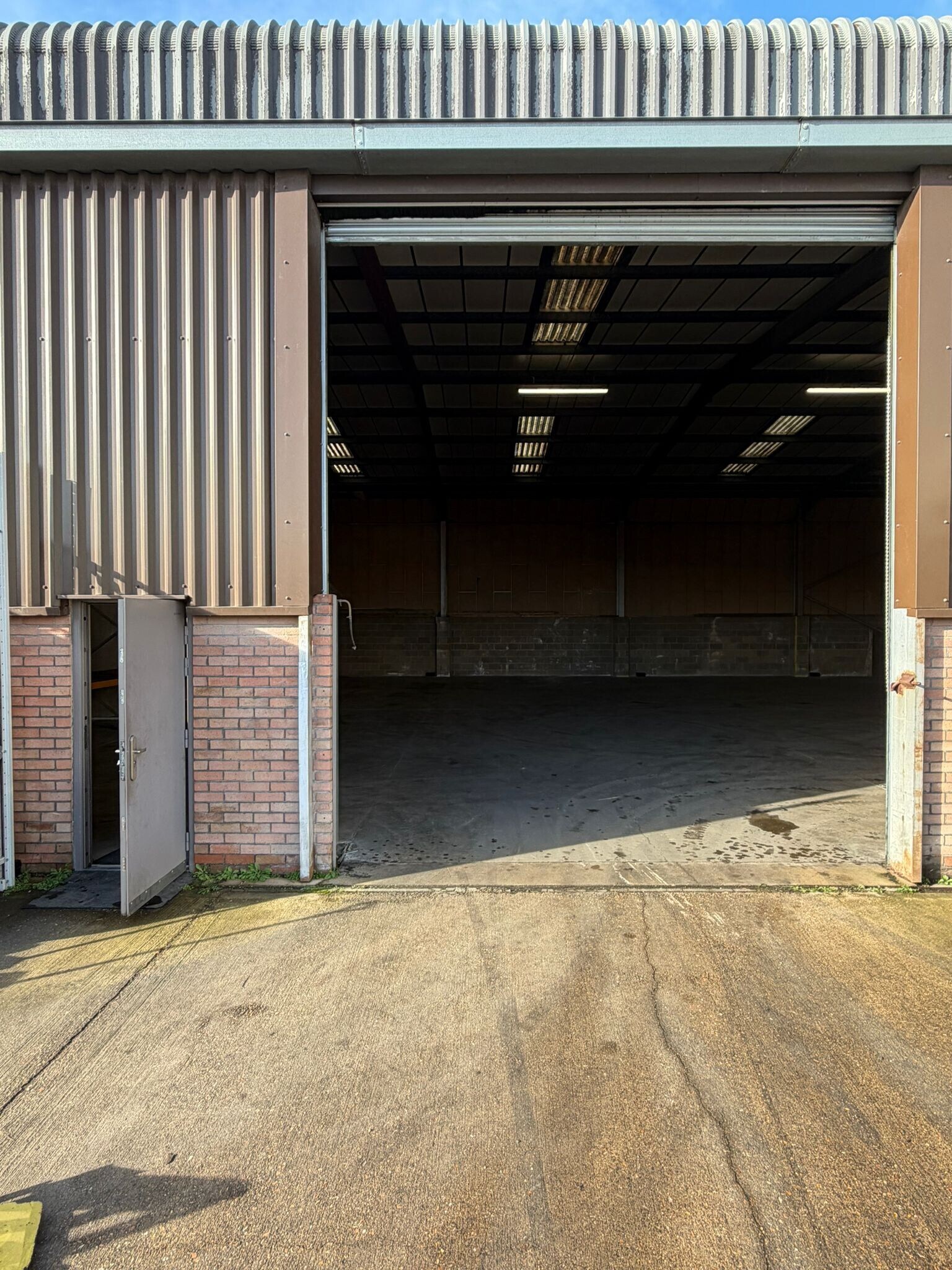 4 Singer Way, Kempston to rent Interior Photo- Image 1 of 8