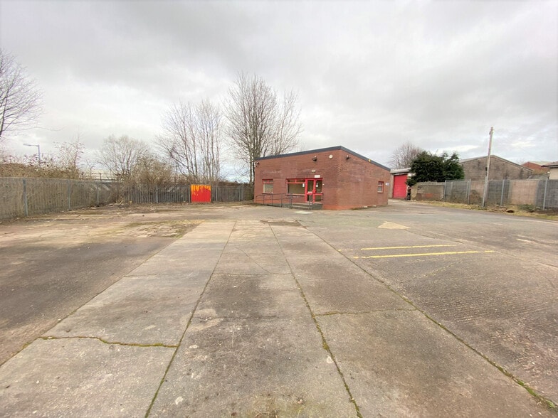 2 Eastfield Rd, Dumfries to rent - Interior Photo - Image 2 of 10