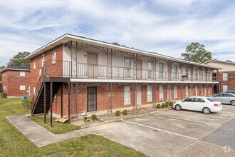 1710 N Marque Anne Dr, Baton Rouge, LA for sale Primary Photo- Image 1 of 4