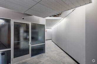 1425 Forbes Ave, Pittsburgh, PA to rent Interior Photo- Image 2 of 6