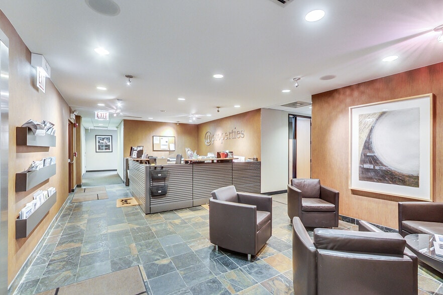 212 E Ohio St, Chicago, IL to rent - Interior Photo - Image 3 of 25