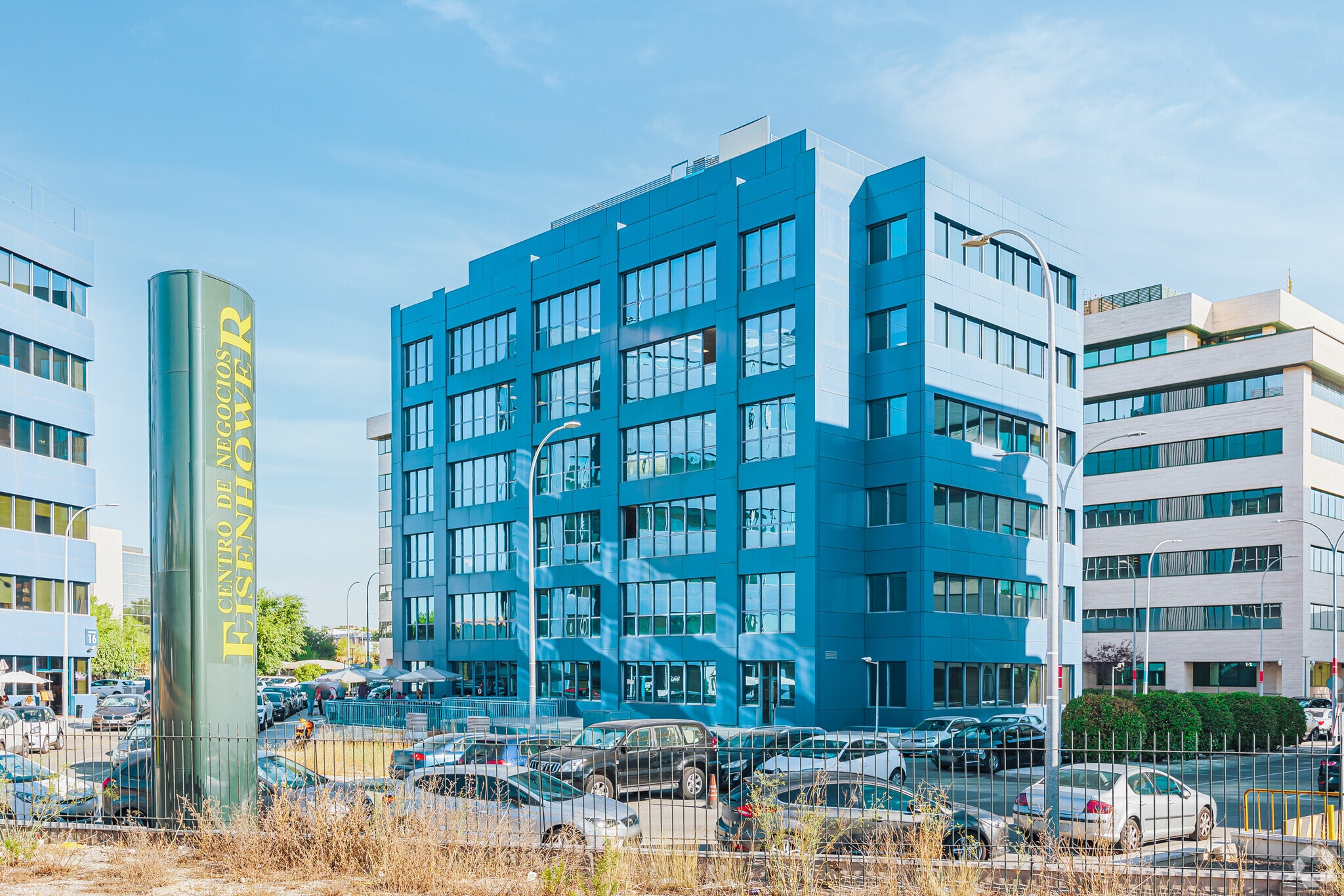 Avenida Sur Aeropuerto de Barajas, 24, Madrid, Madrid for sale Primary Photo- Image 1 of 8