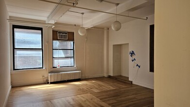 134 W 26th St, New York, NY for rent Interior Photo- Image 1 of 7