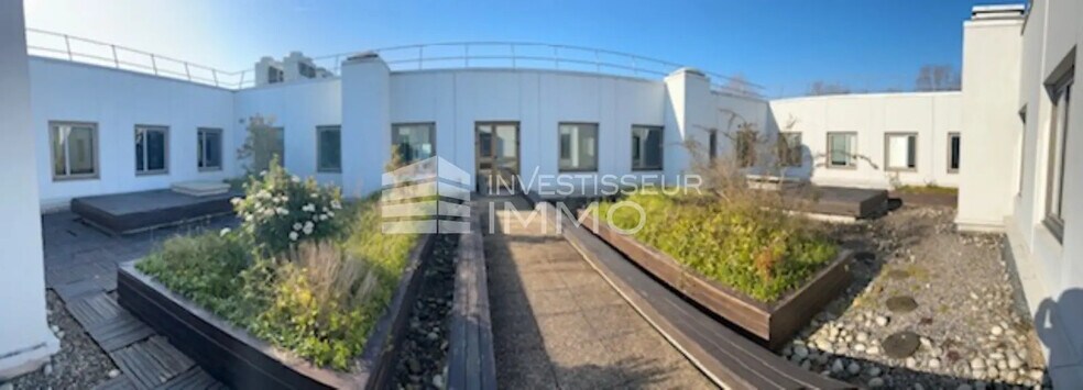 Light Industrial in Nanterre to rent - Building Photo - Image 3 of 17