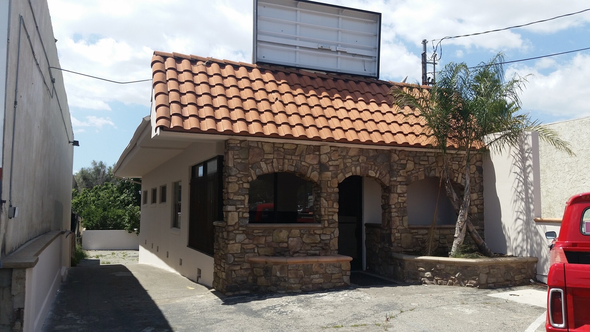 13870 Foothill Blvd, Sylmar, CA for sale Primary Photo- Image 1 of 1