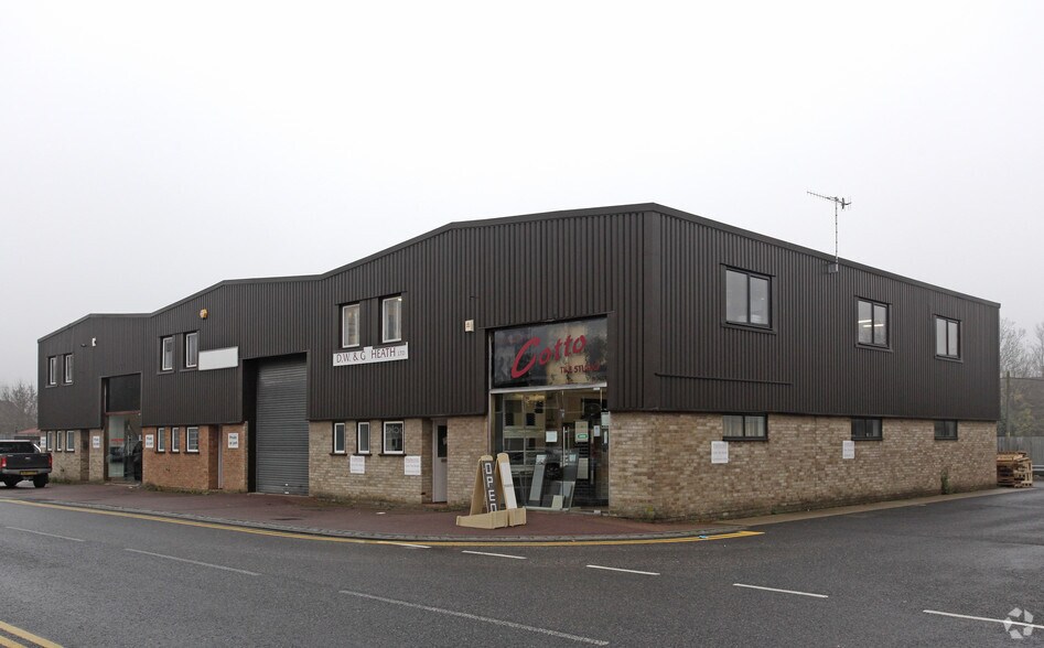 Ormside Way, Redhill for sale - Primary Photo - Image 1 of 1