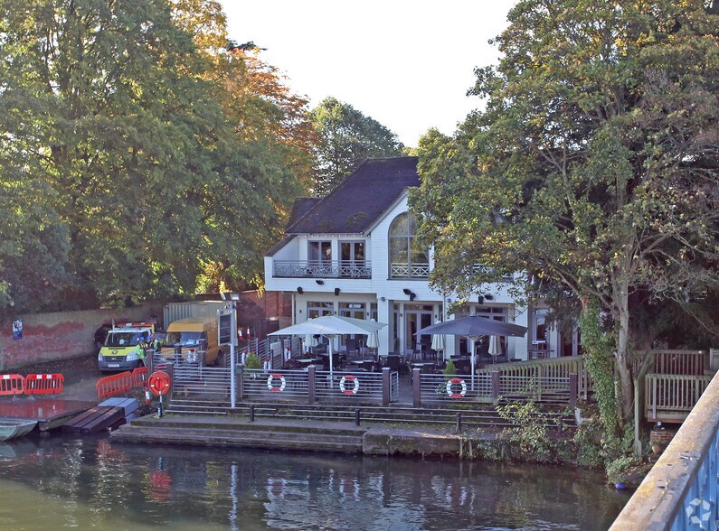 Ferry Ln, Cookham for sale - Primary Photo - Image 1 of 1