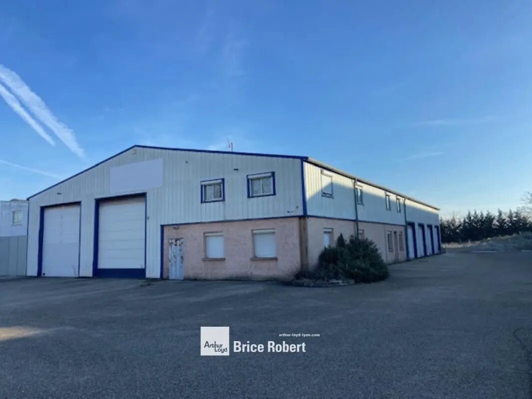 Office in Meyzieu to rent Building Photo- Image 1 of 10