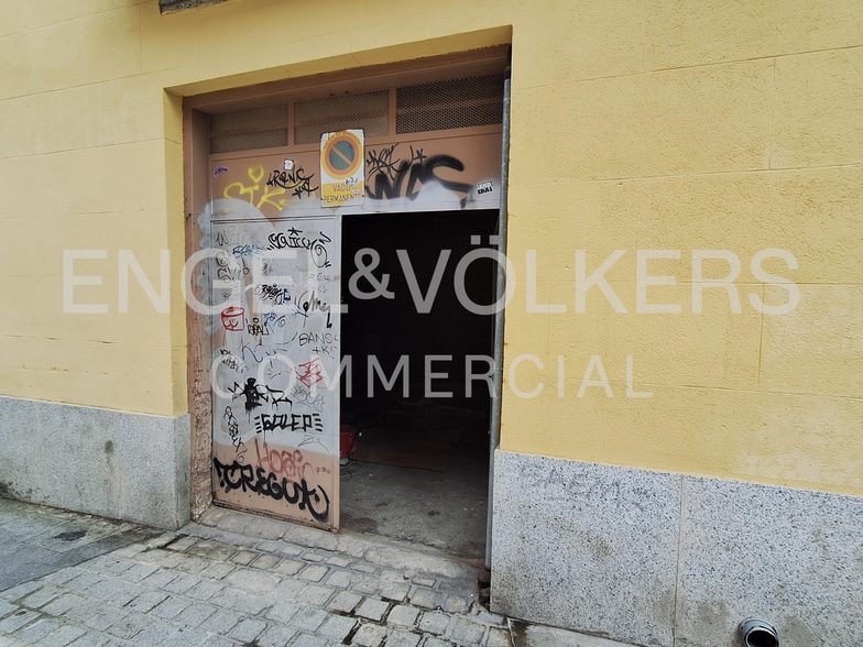 Retail in Madrid, Madrid to rent - Building Photo - Image 1 of 2