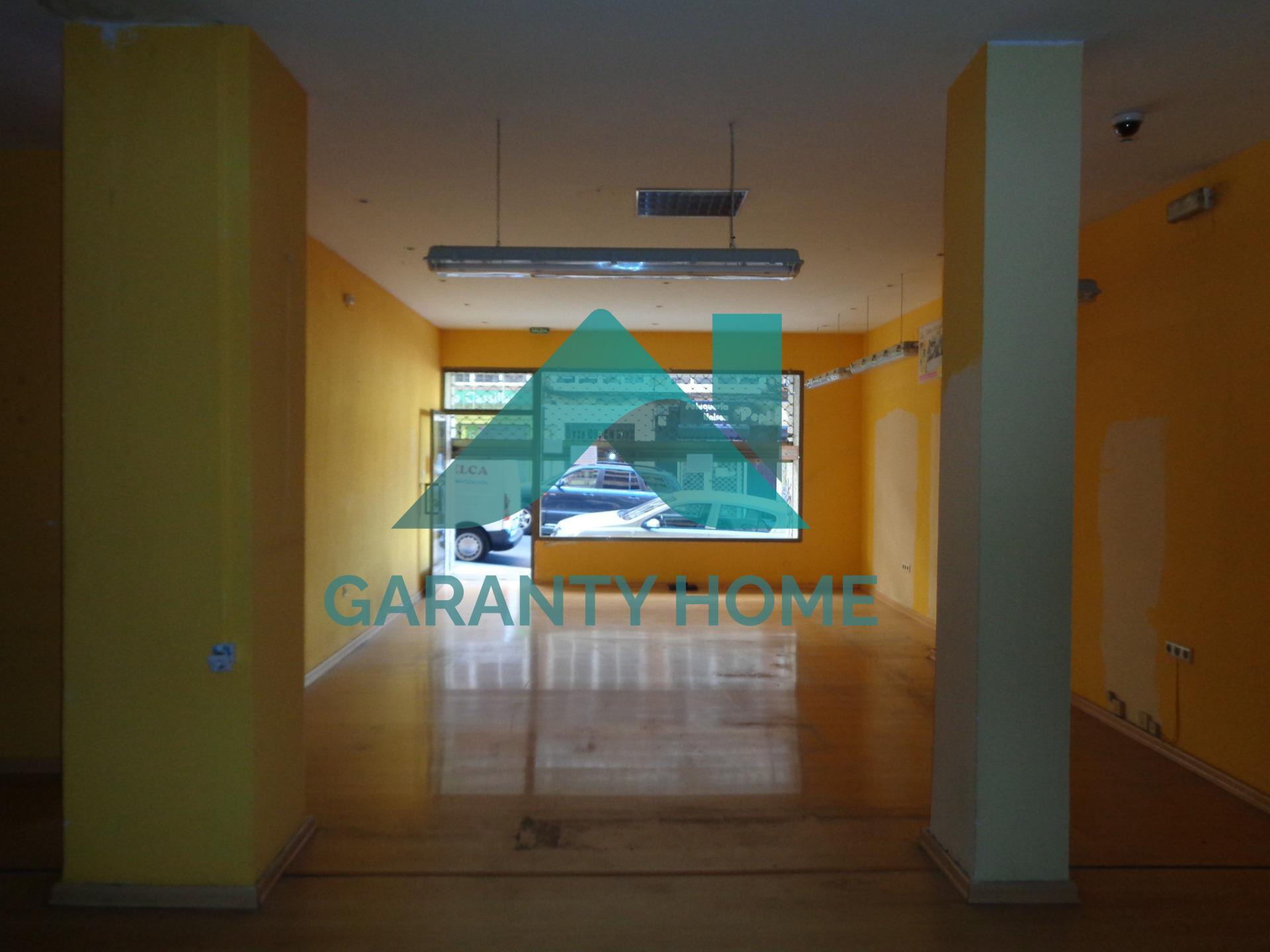 Retail in Cáceres, Cáceres to rent Interior Photo- Image 1 of 5