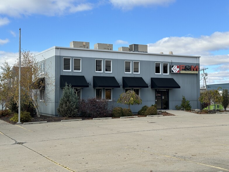 125-137 Chambeau Rd, Fort Wayne, IN for sale - Building Photo - Image 1 of 7