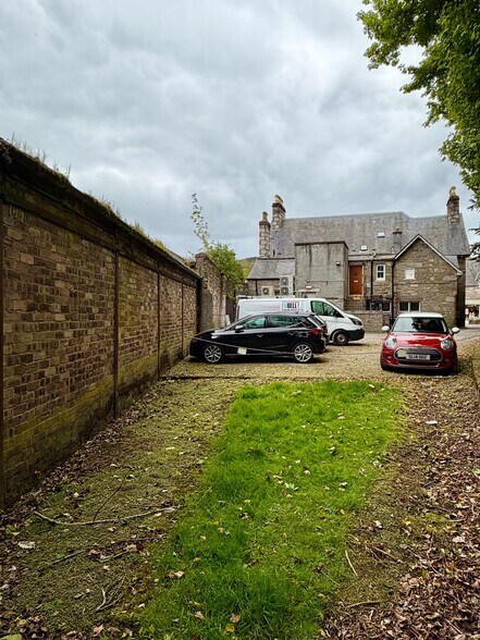 76 Atholl Road, Pitlochry to rent - Building Photo - Image 2 of 2