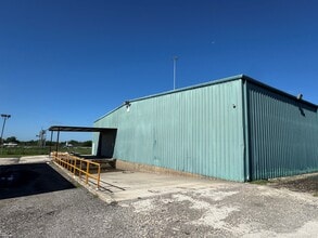 530 Steves Ave, San Antonio, TX to rent Building Photo- Image 1 of 2