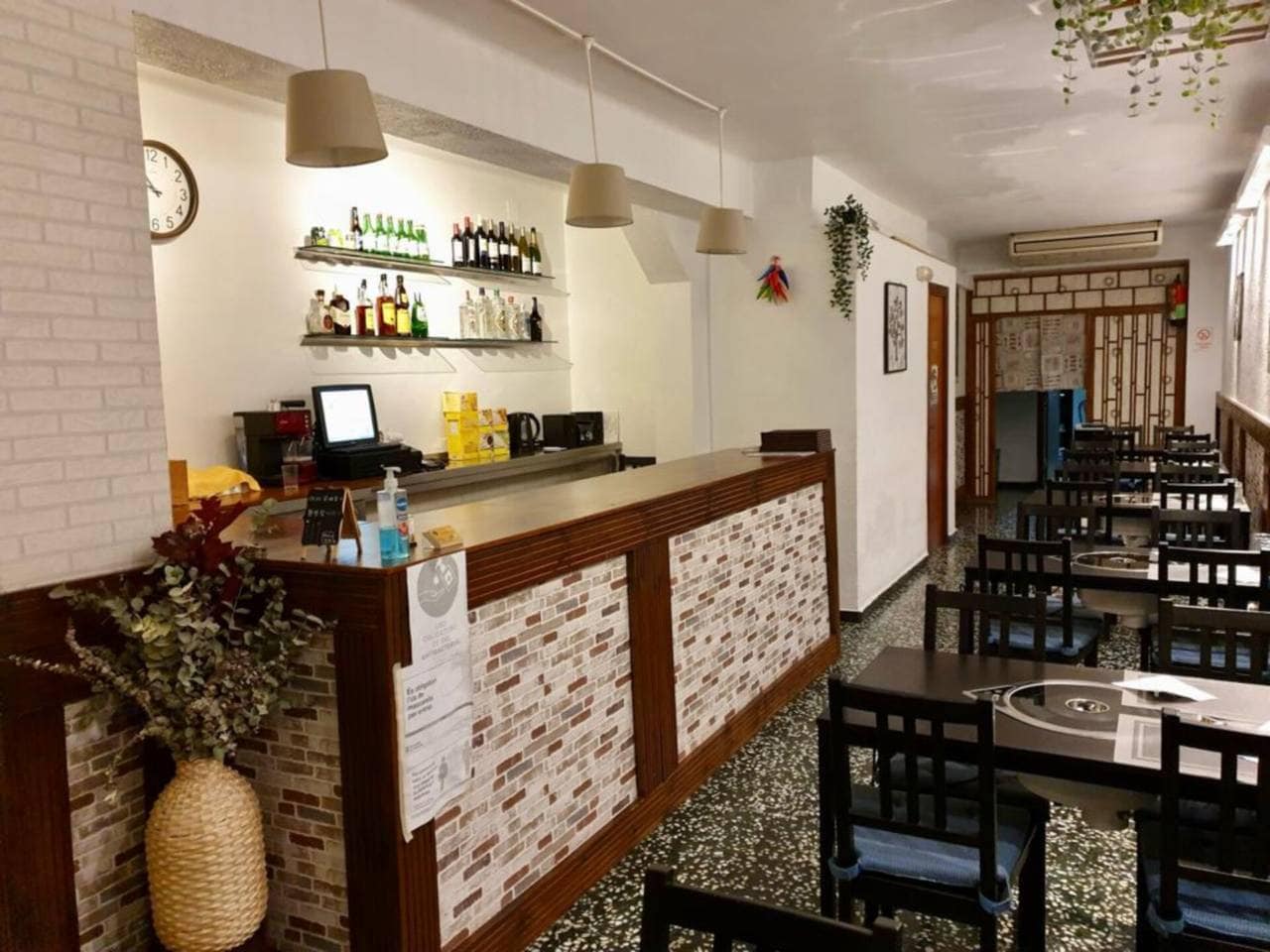 Retail in Barcelona, Barcelona to rent Interior Photo- Image 1 of 6