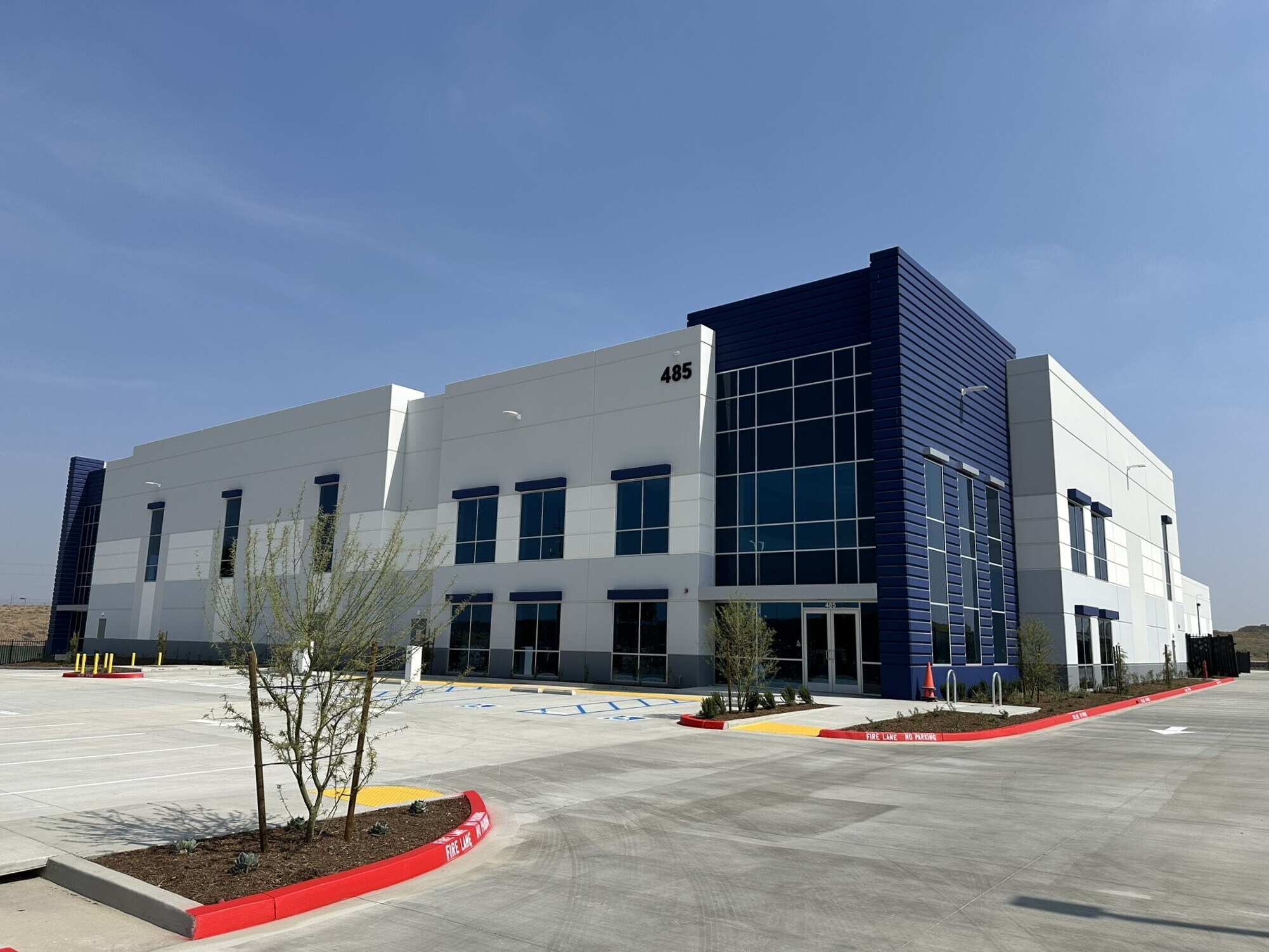 485 E Santa Ana Ave, Bloomington, CA to rent Building Photo- Image 1 of 12