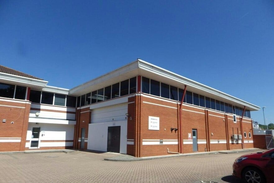 Crockford Ln, Chineham to rent - Building Photo - Image 2 of 3