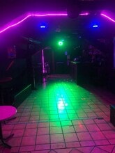 Retail in Madrid, Madrid to rent Interior Photo- Image 2 of 2