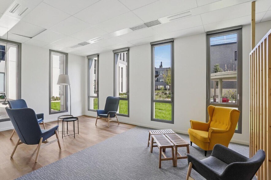 Office in Villeurbanne to rent - Building Photo - Image 3 of 17
