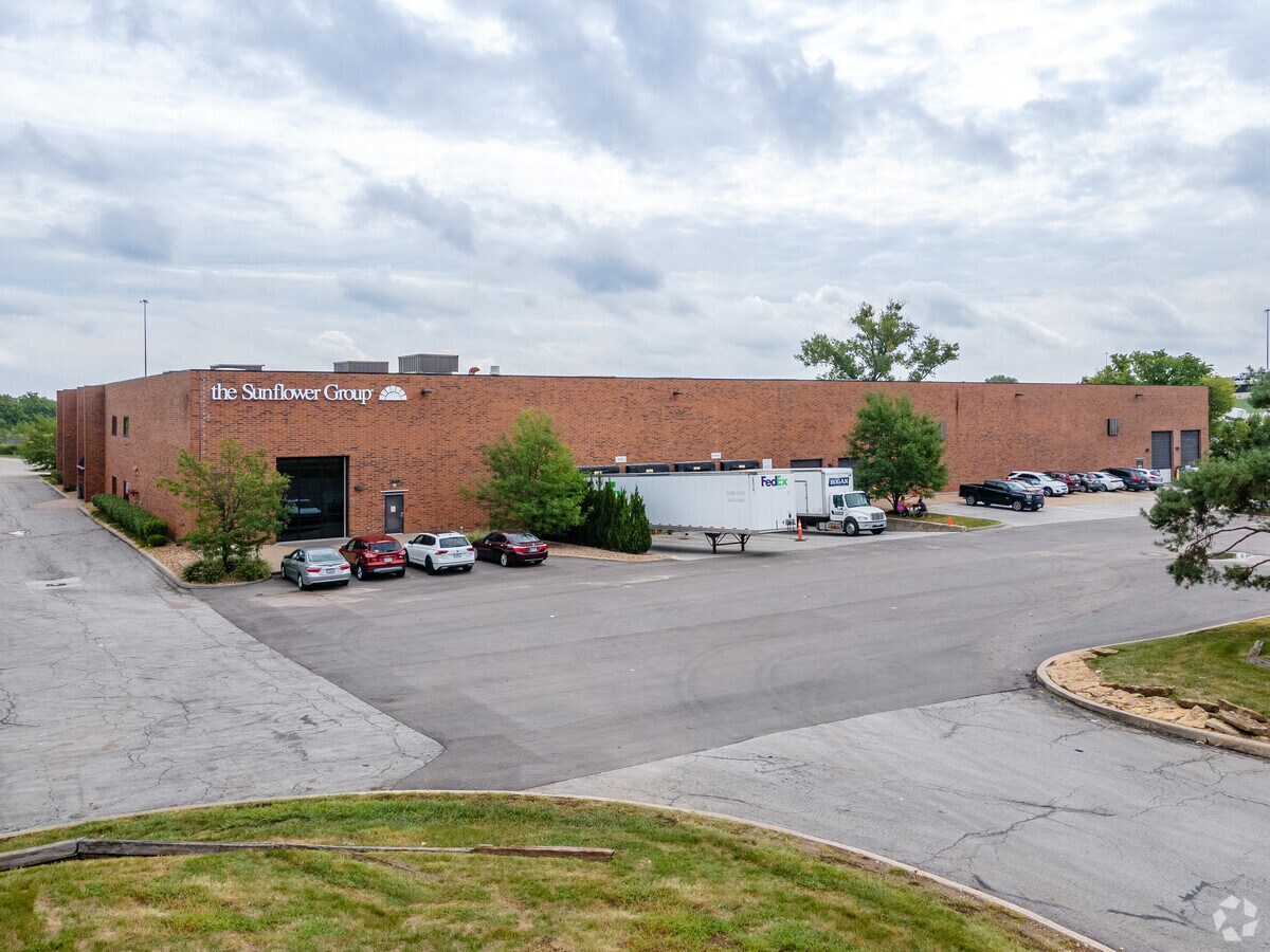 14001 Marshall Dr, Lenexa 66215 UK