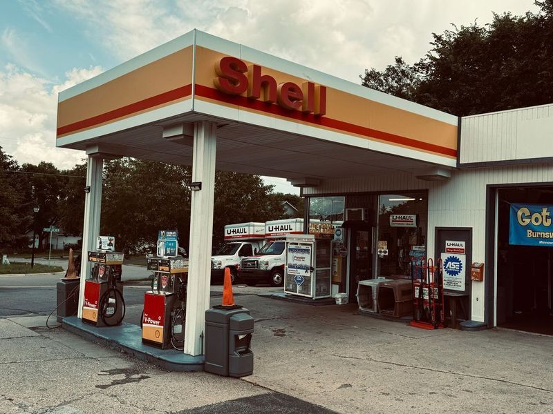 14801 County Road 5, Burnsville, MN to rent Primary Photo- Image 1 of 11