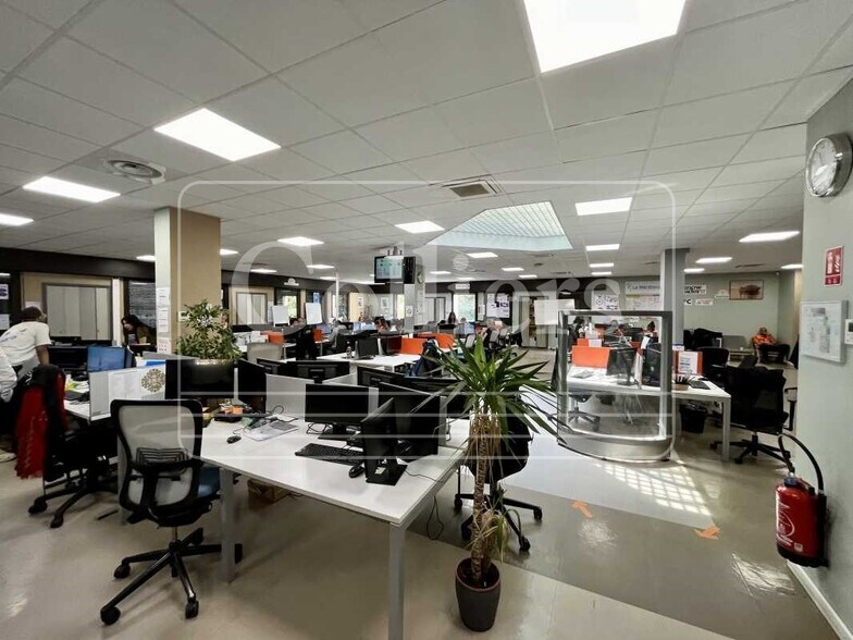 Office in Marseille for sale - Building Photo - Image 1 of 16